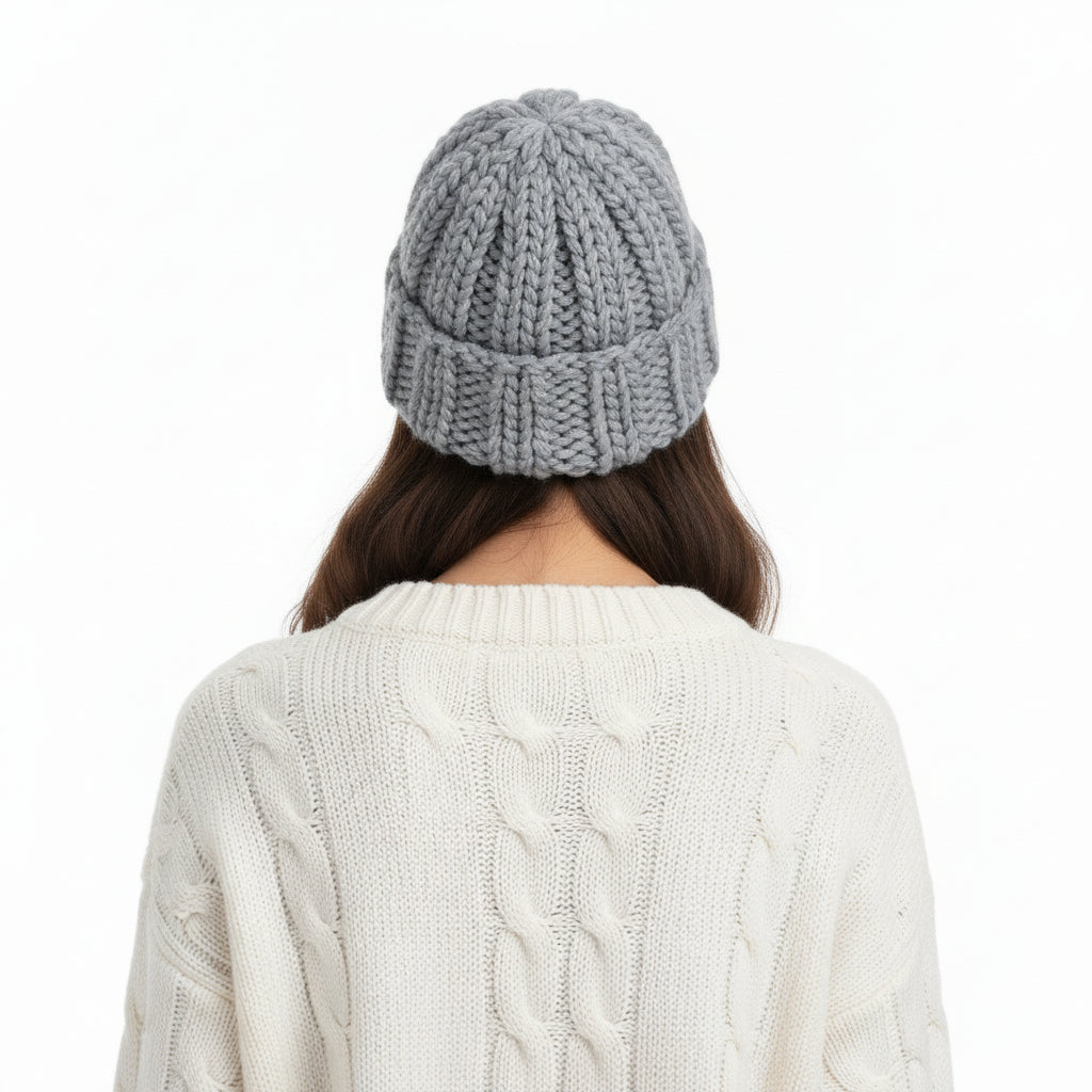 Stickad mössa i tjockt garn - stilren & varm för kalla höst och vinterdagar!