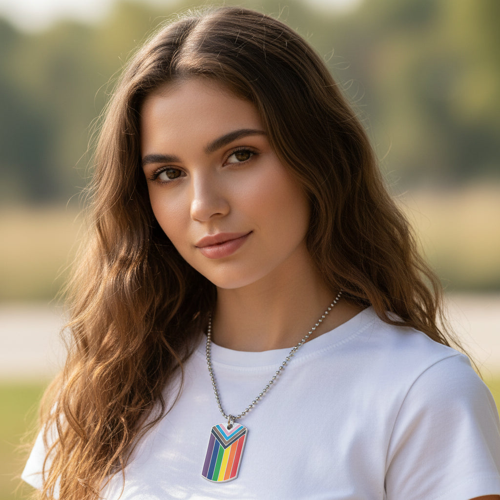 Tjej i progressiv pride halsband