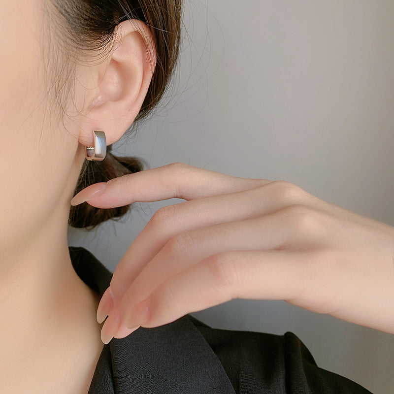 Geometriska fyrkantiga örhängen i äkta silver - stilren elegans i sin renaste form