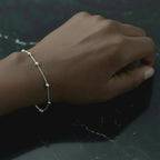 Armband i silver | Med små eleganta pärlor